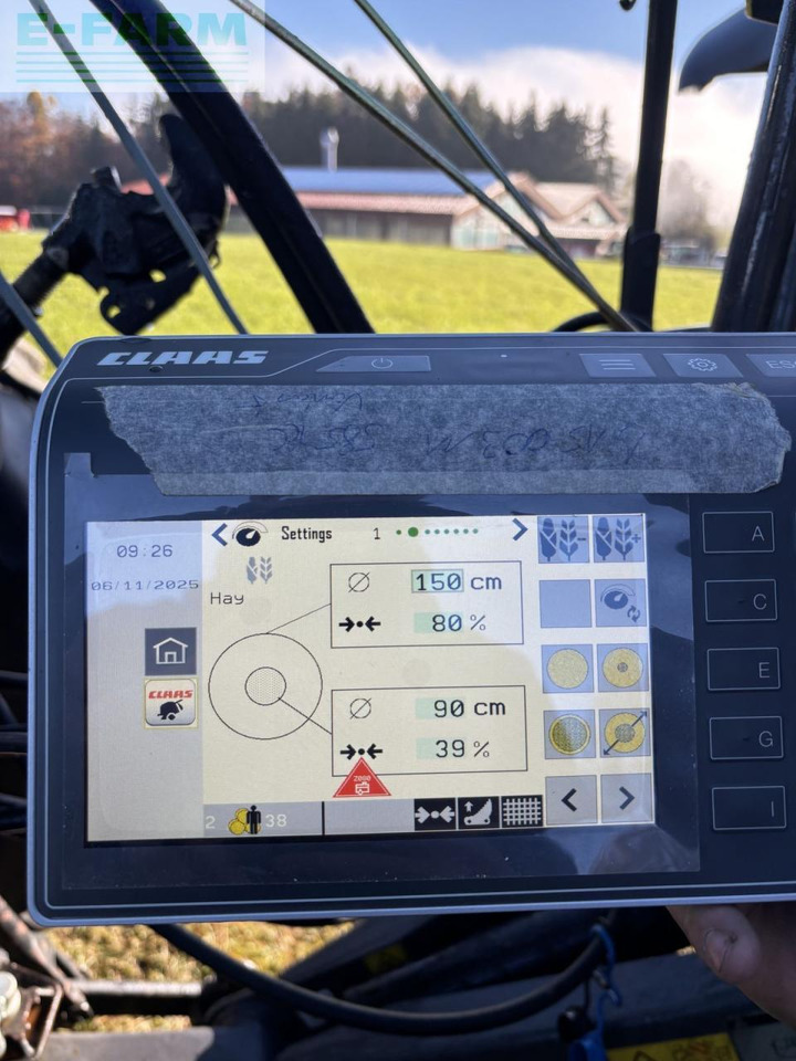 Presse à balles cubiques CLAAS claas variant 585 rc: photos 25 Presse à balles cubiques CLAAS claas variant 585 rc: photos 25