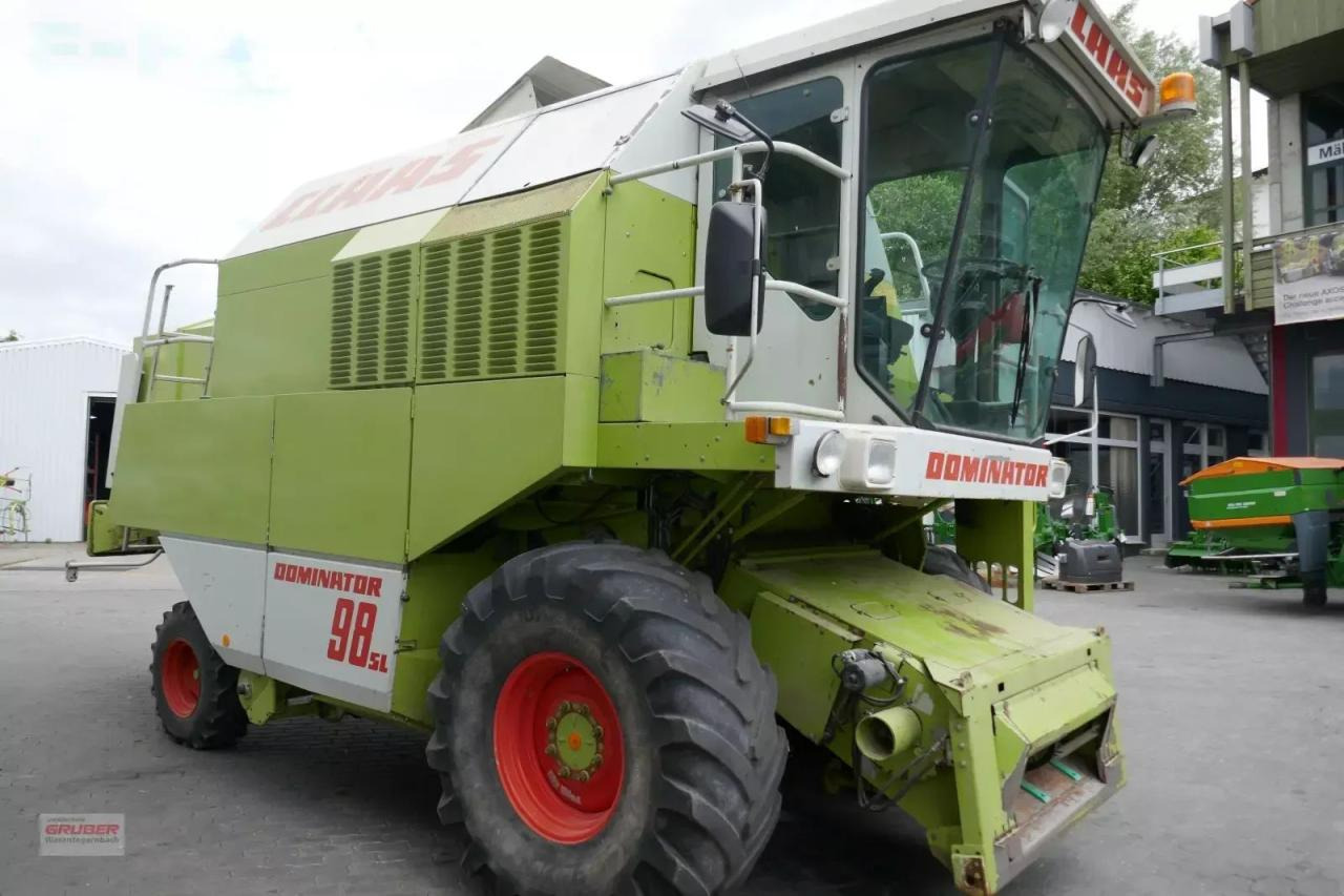 CLAAS dominator 98 sl - Moissonneuse-batteuse: photos 3 CLAAS dominator 98 sl - Moissonneuse-batteuse: photos 3