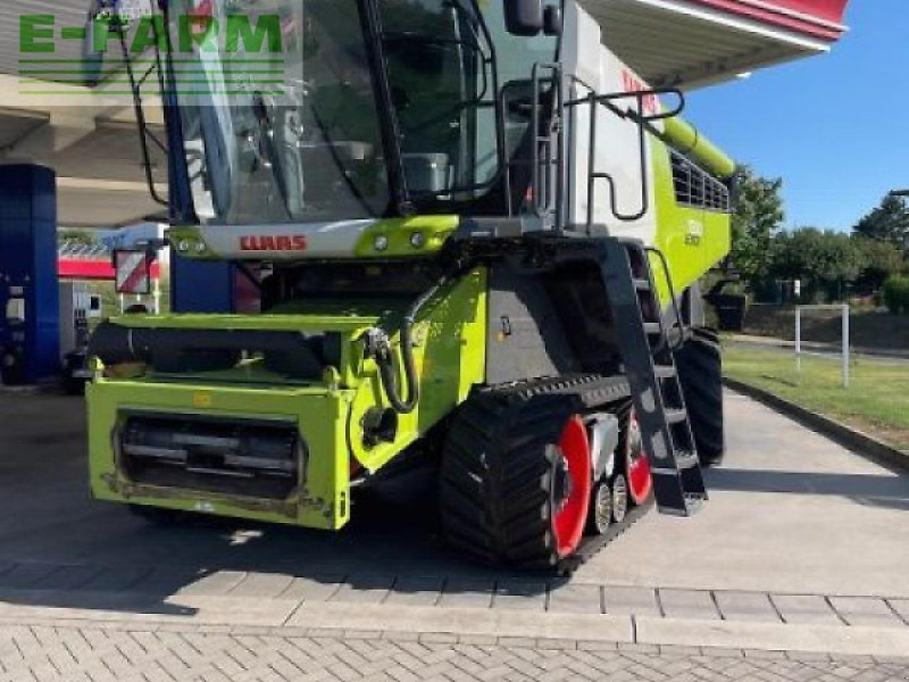 CLAAS gebr. mähdrescher lexion7500tt - Moissonneuse-batteuse: photos 1 CLAAS gebr. mähdrescher lexion7500tt - Moissonneuse-batteuse: photos 1