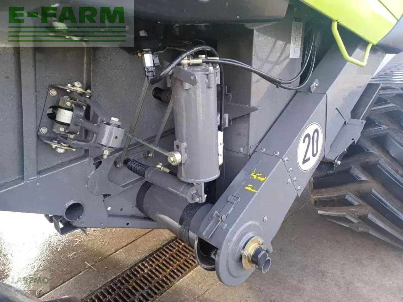 CLAAS lexion 670 tt terratrac v 900 - Moissonneuse-batteuse: photos 4 CLAAS lexion 670 tt terratrac v 900 - Moissonneuse-batteuse: photos 4