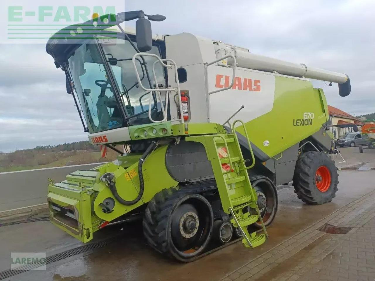 CLAAS lexion 670 tt terratrac v 900 - Moissonneuse-batteuse: photos 1 CLAAS lexion 670 tt terratrac v 900 - Moissonneuse-batteuse: photos 1
