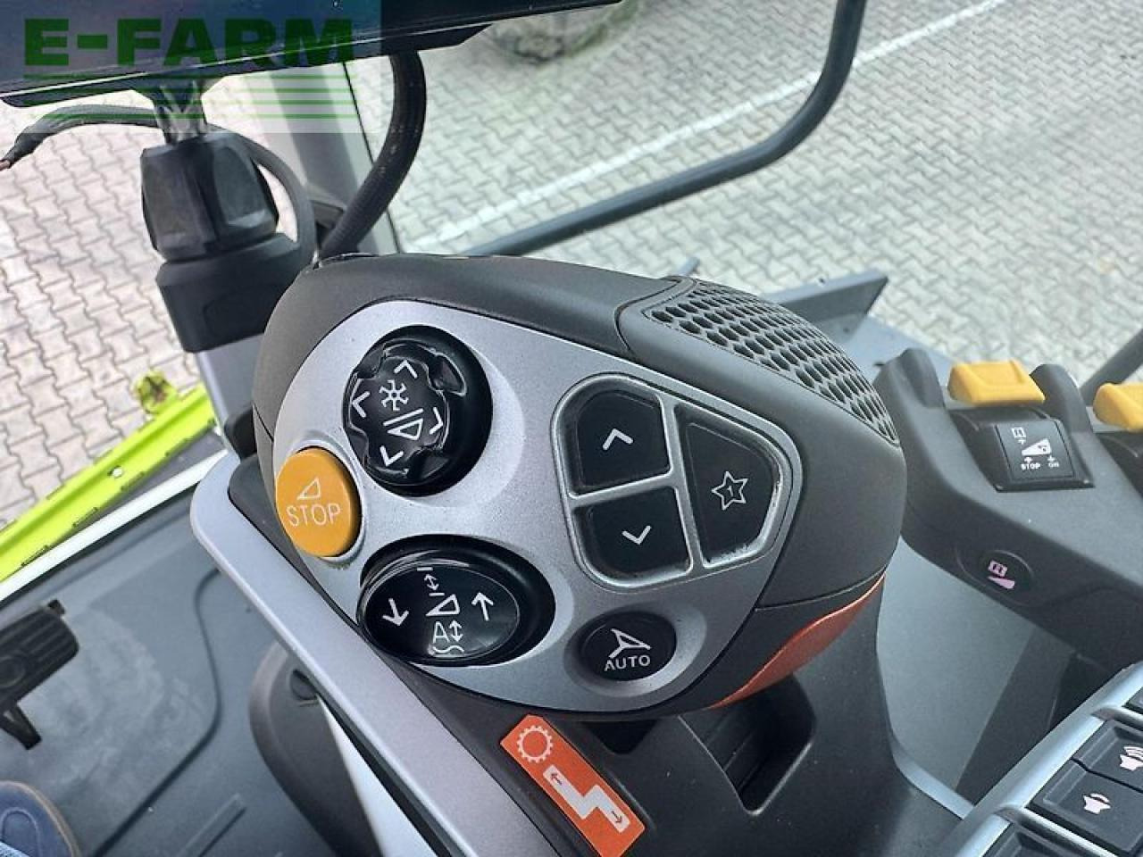 CLAAS lexion 8700 tt - Moissonneuse-batteuse: photos 2 CLAAS lexion 8700 tt - Moissonneuse-batteuse: photos 2