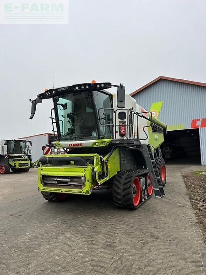 CLAAS lexion 8700 tt - Moissonneuse-batteuse: photos 1 CLAAS lexion 8700 tt - Moissonneuse-batteuse: photos 1