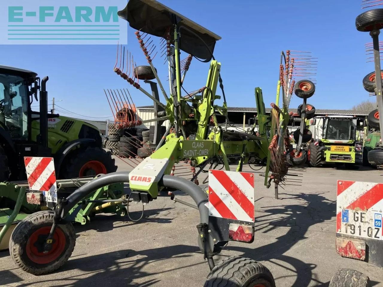 CLAAS liner 1600 twin - Faneuse: photos 1 CLAAS liner 1600 twin - Faneuse: photos 1