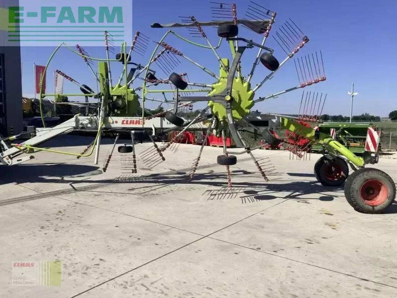 CLAAS liner 1750 - Faneuse: photos 1 CLAAS liner 1750 - Faneuse: photos 1