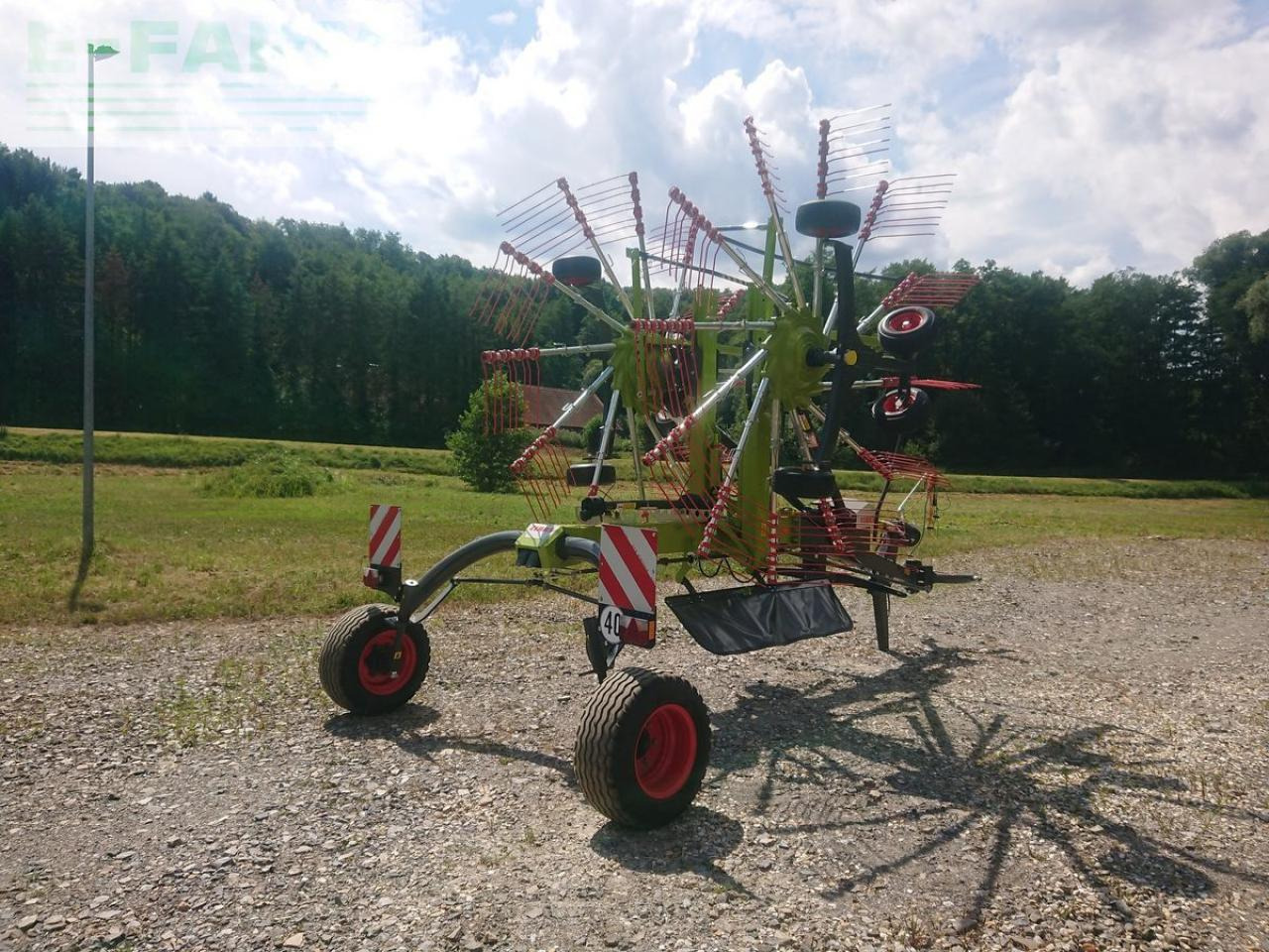 CLAAS liner 2700 - Faneuse: photos 3 CLAAS liner 2700 - Faneuse: photos 3