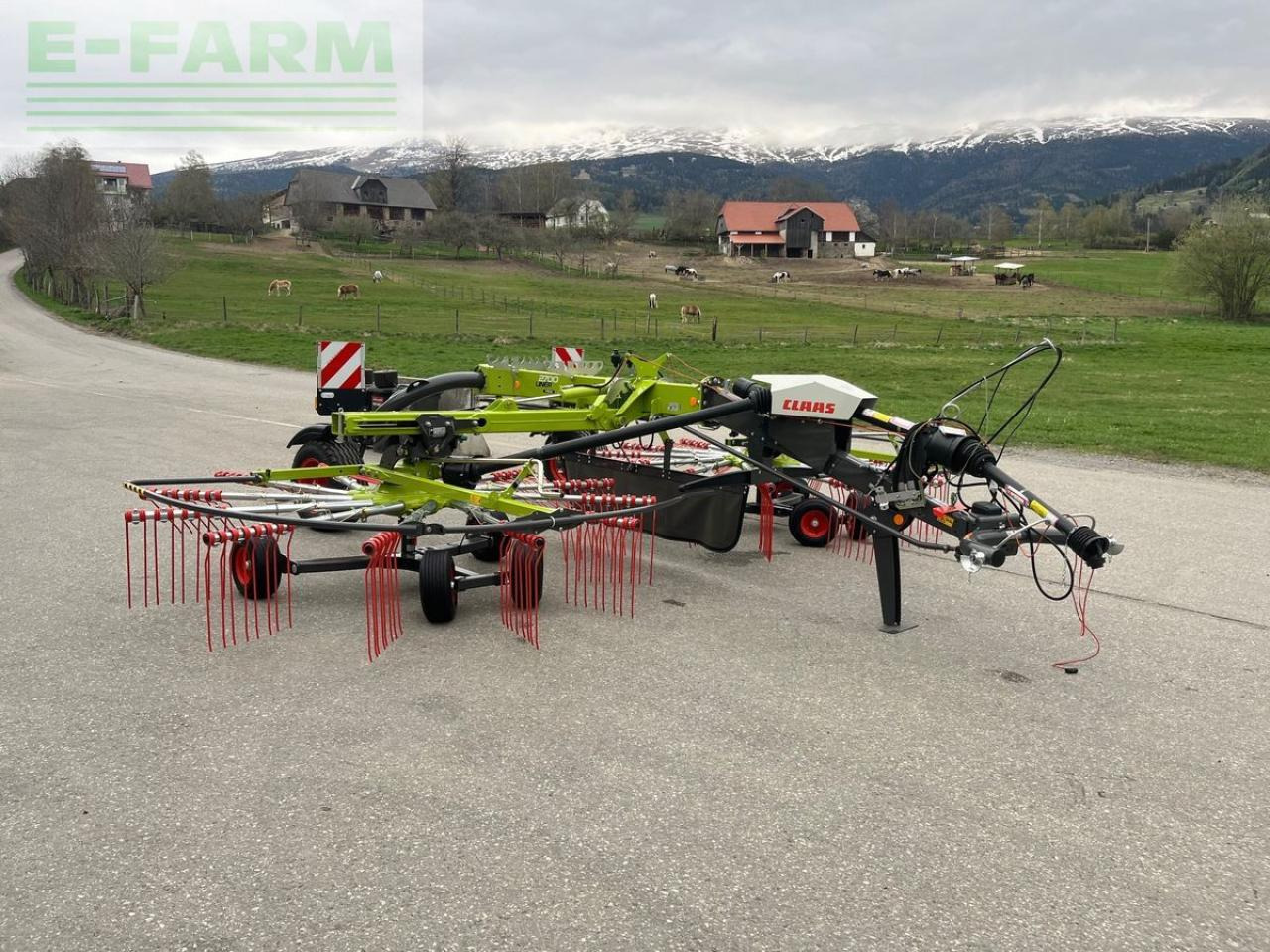 CLAAS liner 2700 trend - Faneuse: photos 3 CLAAS liner 2700 trend - Faneuse: photos 3