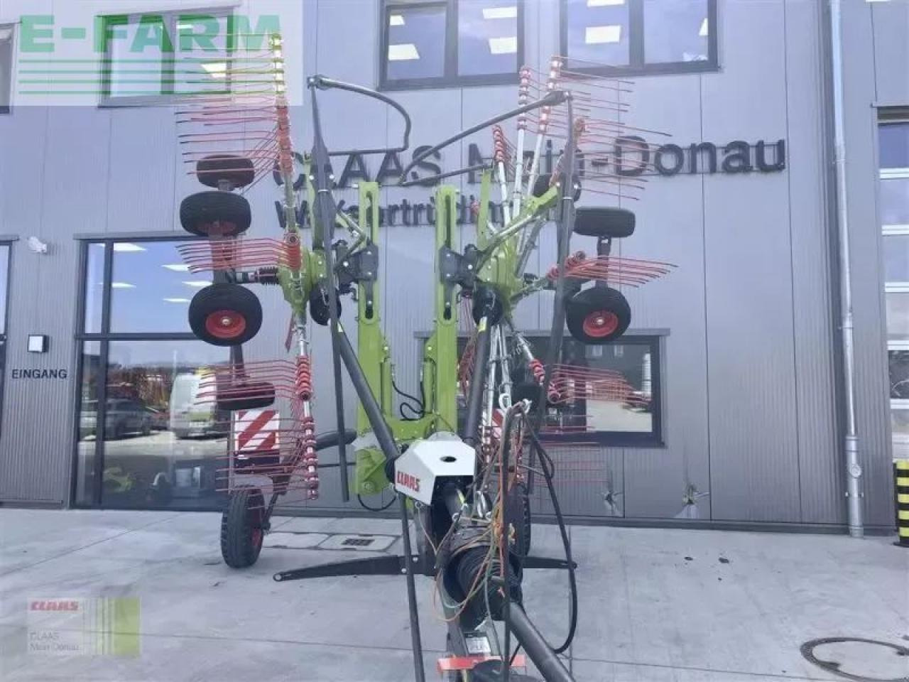 CLAAS liner 2700 trend - Faneuse: photos 1 CLAAS liner 2700 trend - Faneuse: photos 1