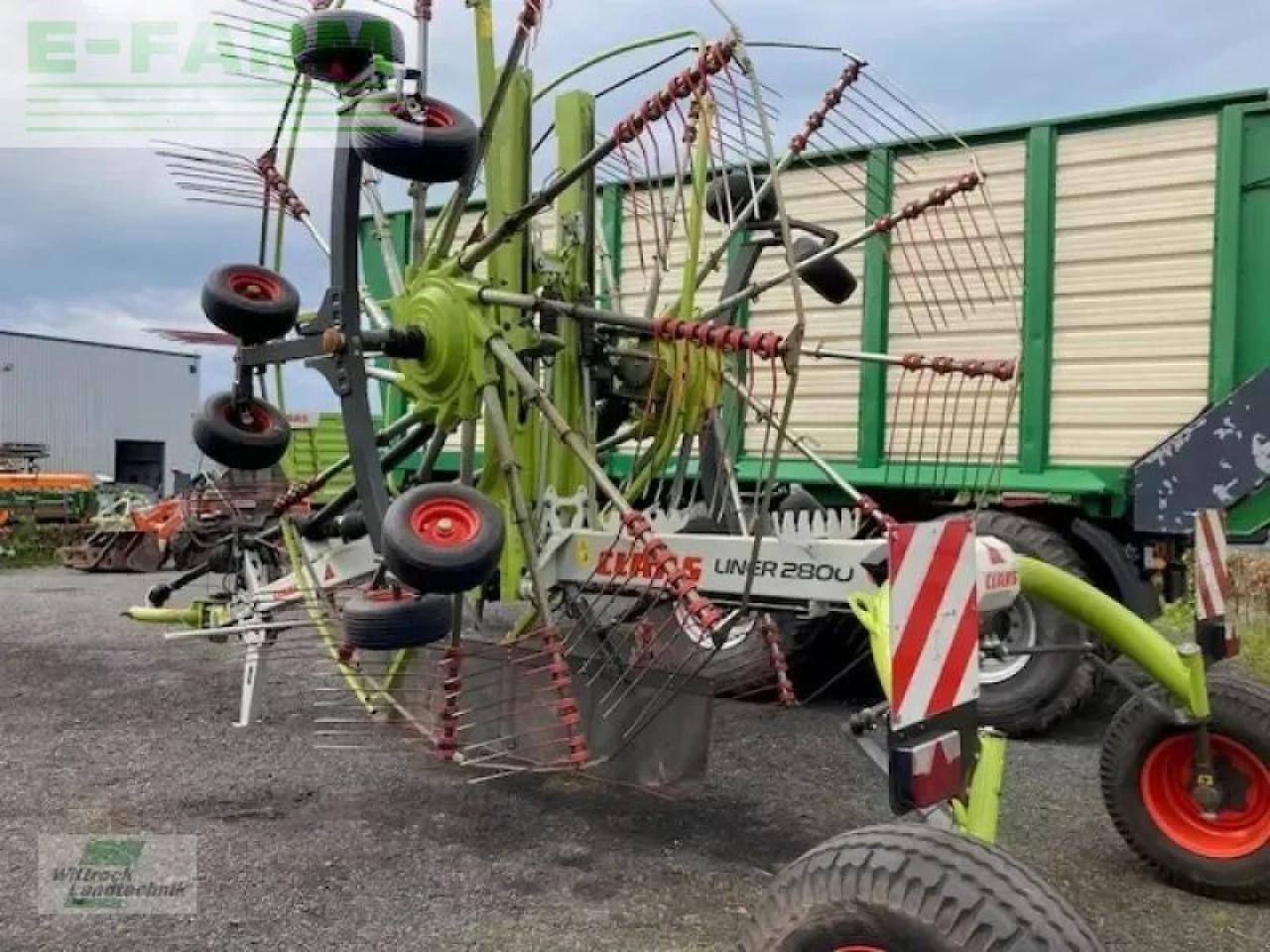 CLAAS liner 2800 - Faneuse: photos 4 CLAAS liner 2800 - Faneuse: photos 4