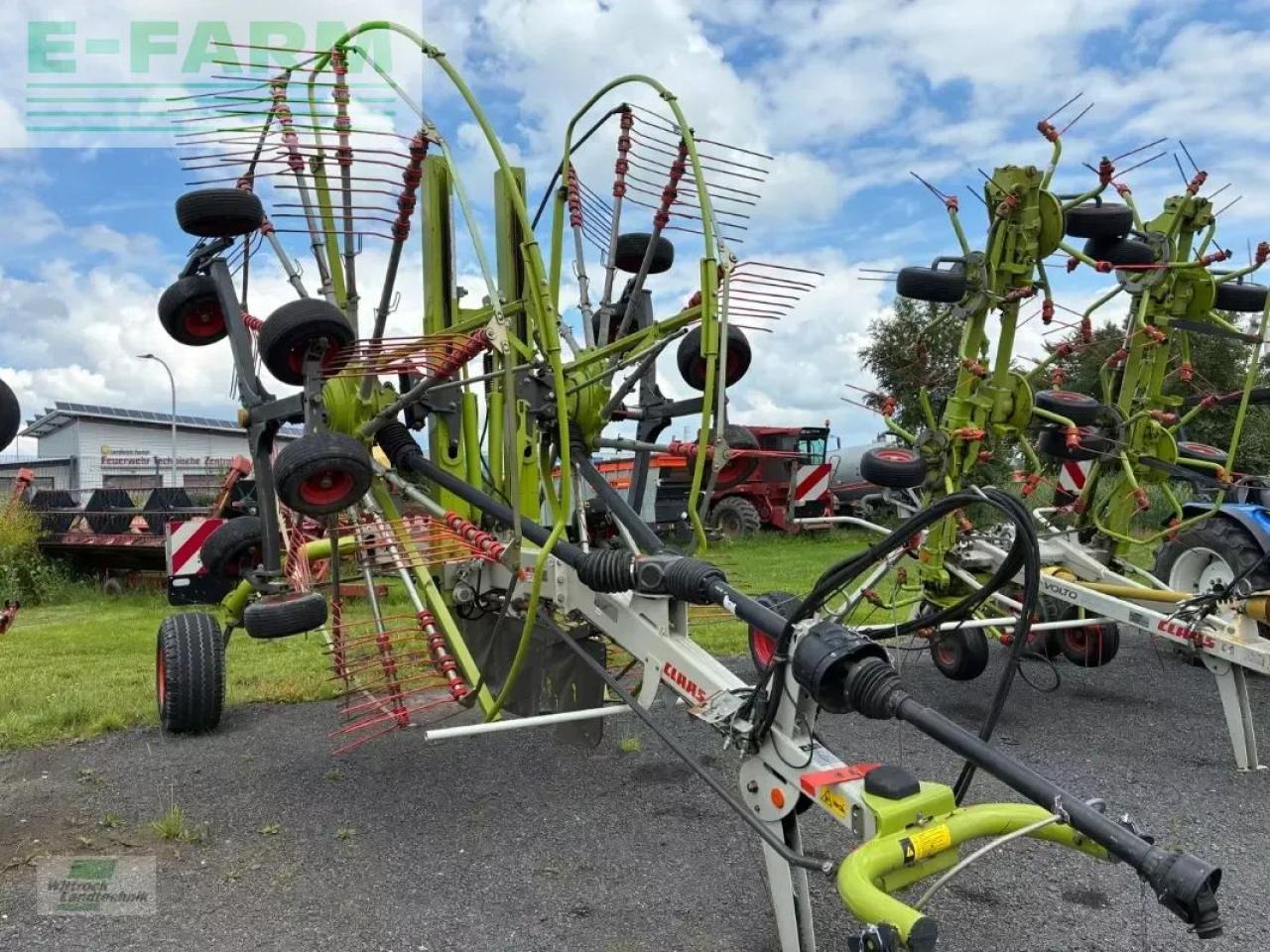 CLAAS liner 2800 - Faneuse: photos 1 CLAAS liner 2800 - Faneuse: photos 1