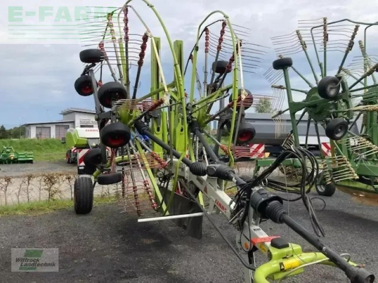 CLAAS liner 2800 - Faneuse: photos 2 CLAAS liner 2800 - Faneuse: photos 2
