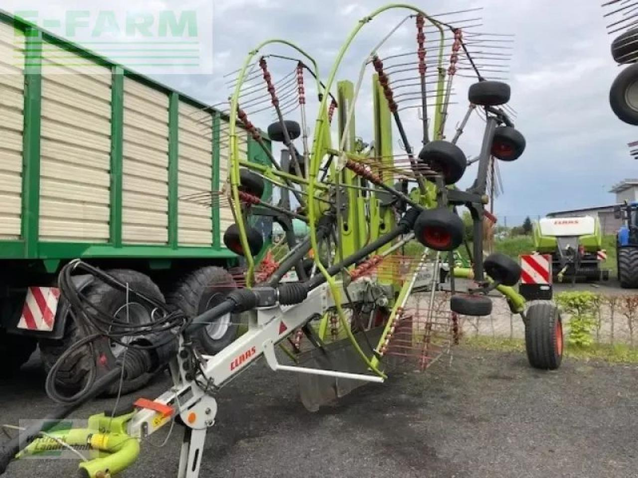 CLAAS liner 2800 - Faneuse: photos 3 CLAAS liner 2800 - Faneuse: photos 3
