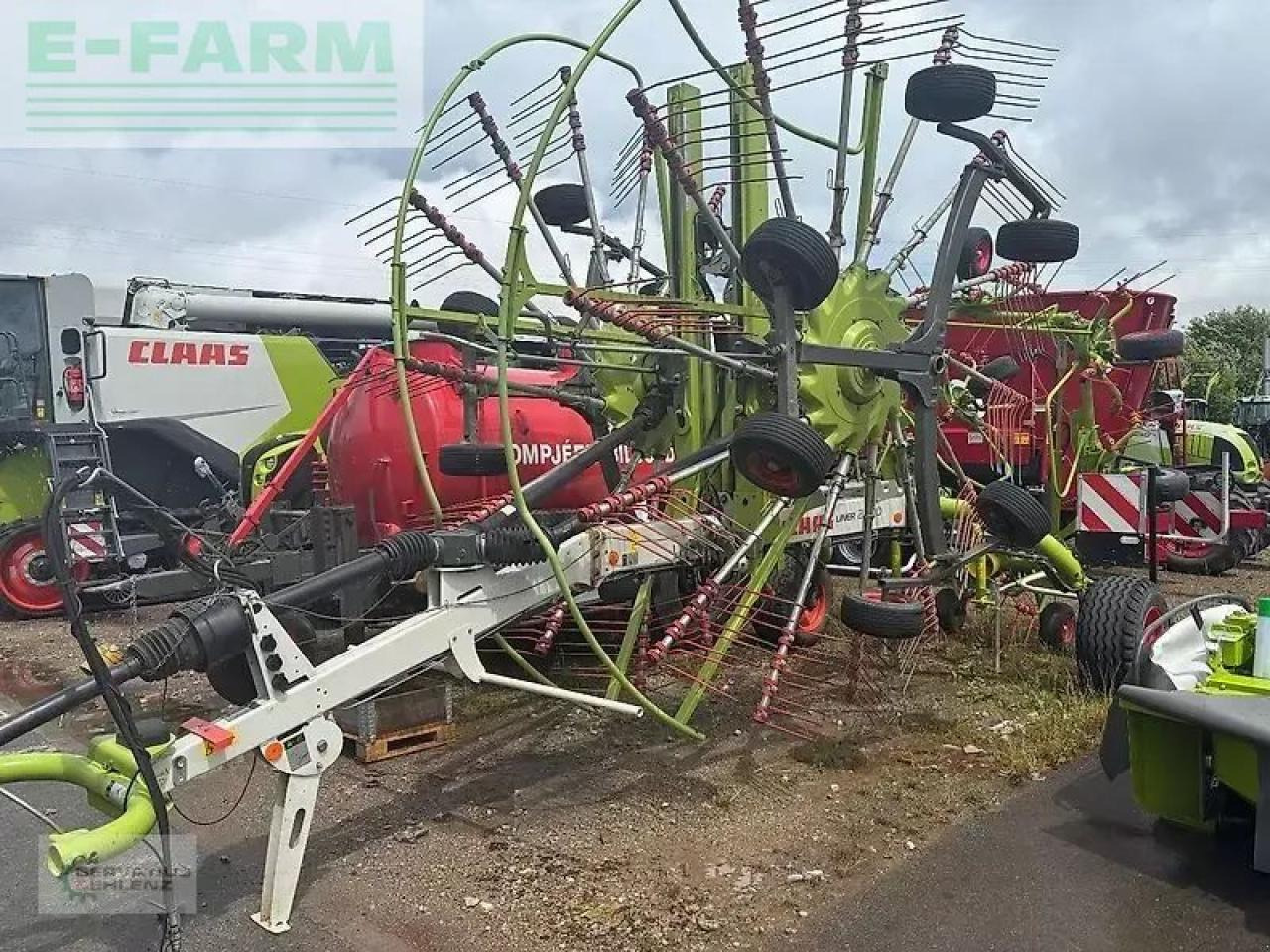 CLAAS liner 2900 - Faneuse: photos 2 CLAAS liner 2900 - Faneuse: photos 2