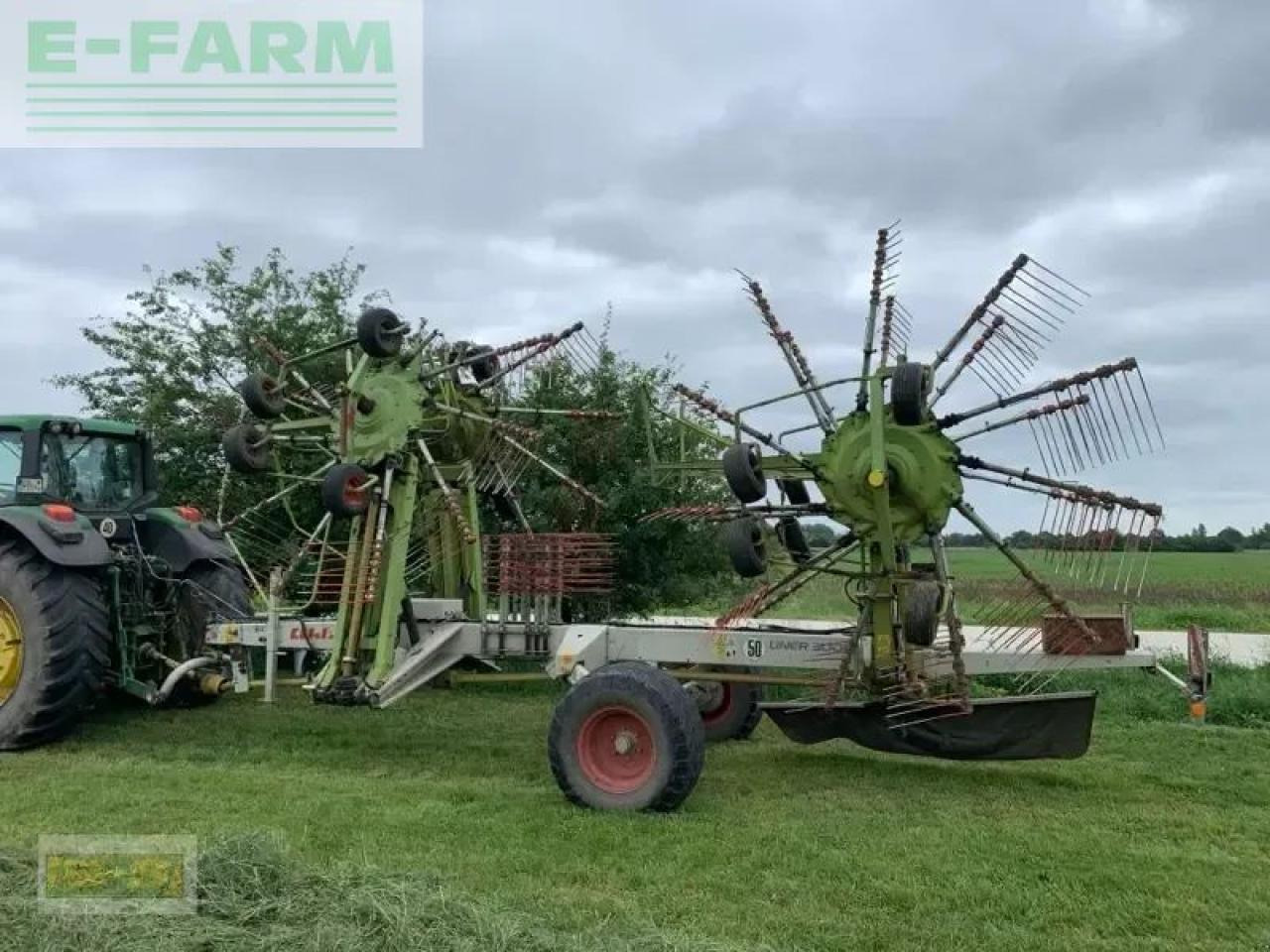CLAAS liner 3000 - Faneuse: photos 1 CLAAS liner 3000 - Faneuse: photos 1