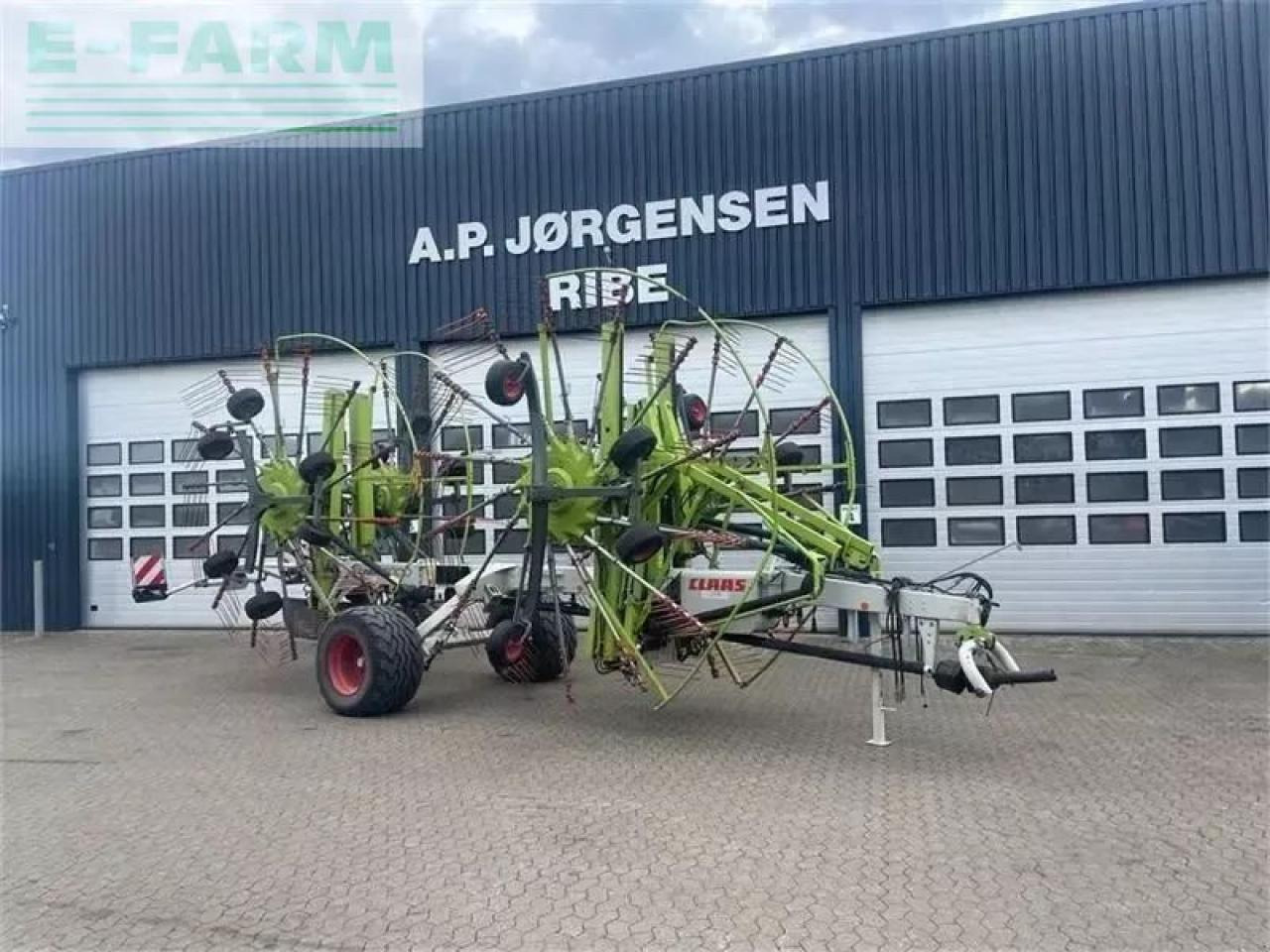 CLAAS liner 4000hhv - Faneuse: photos 3 CLAAS liner 4000hhv - Faneuse: photos 3