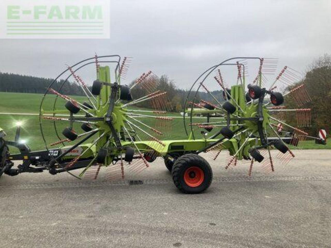 CLAAS liner 4900 business - Faneuse: photos 2 CLAAS liner 4900 business - Faneuse: photos 2