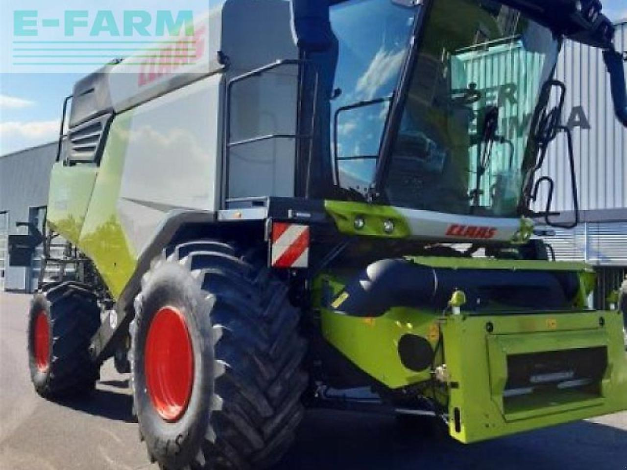 CLAAS mähdr. trion 730 + v770 - Moissonneuse-batteuse: photos 2 CLAAS mähdr. trion 730 + v770 - Moissonneuse-batteuse: photos 2