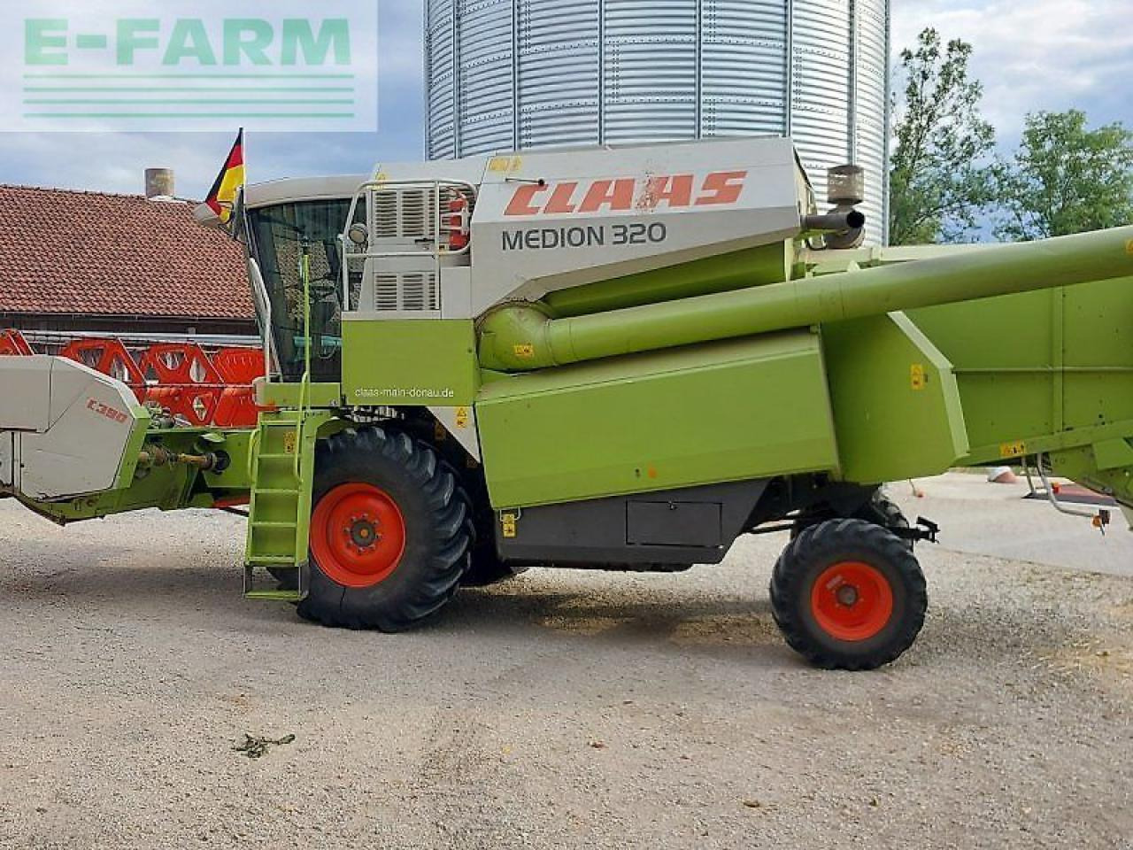 CLAAS medion 310 - Moissonneuse-batteuse: photos 1 CLAAS medion 310 - Moissonneuse-batteuse: photos 1