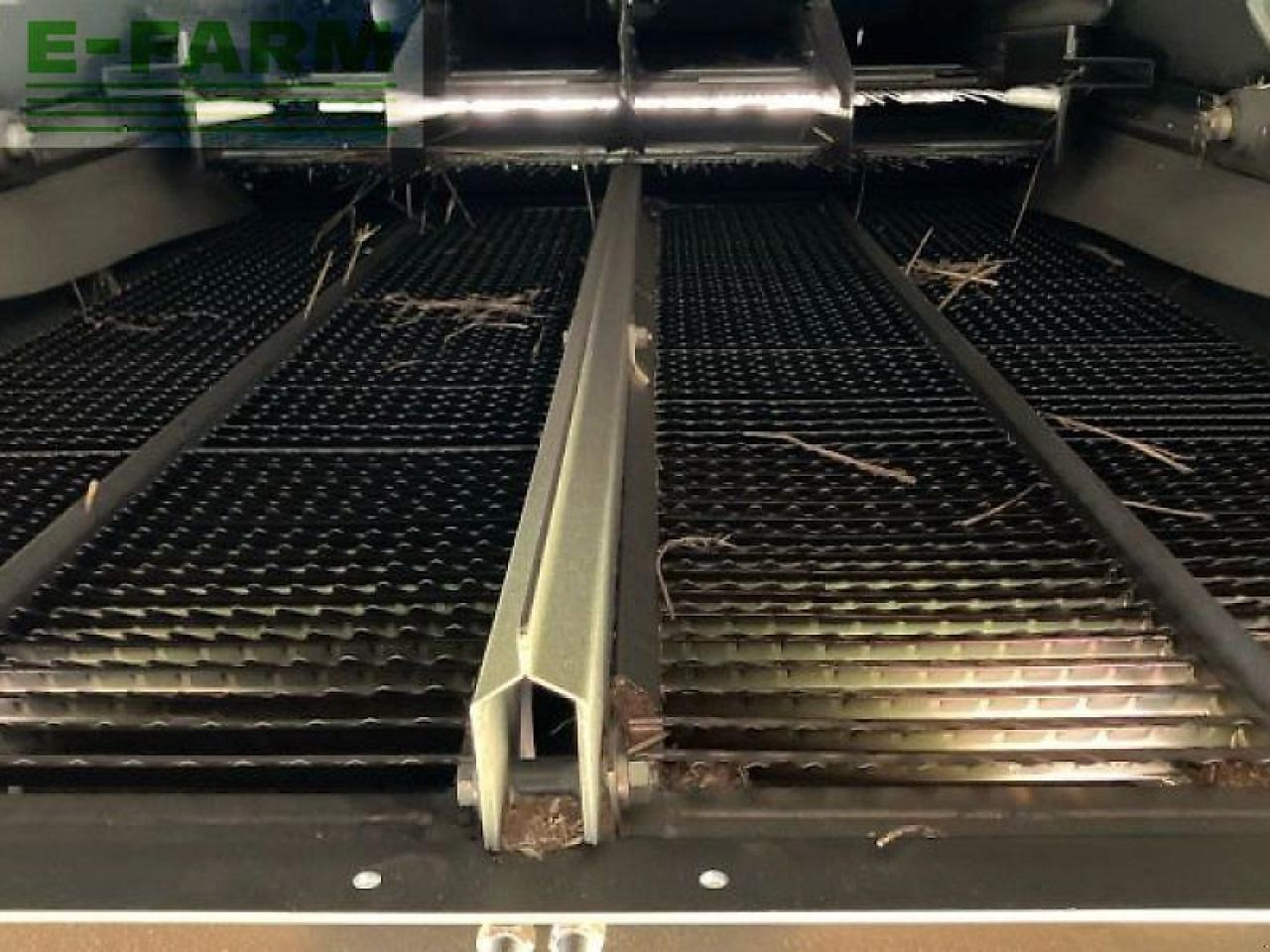 CLAAS mega 350 - Moissonneuse-batteuse: photos 5 CLAAS mega 350 - Moissonneuse-batteuse: photos 5