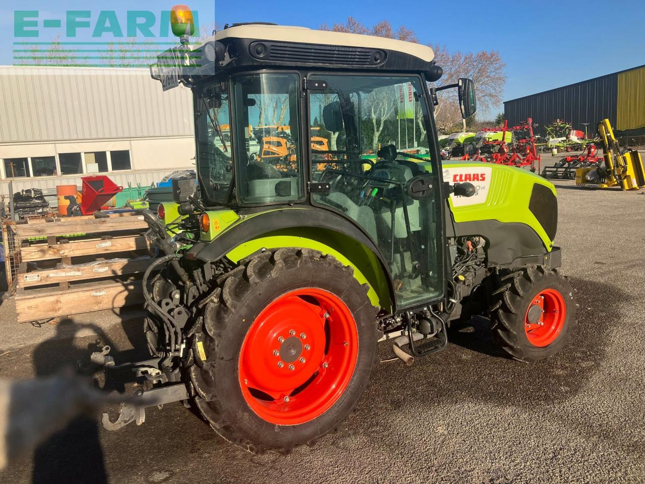 CLAAS nexos 220 ve cabine 4rm - Tracteur agricole: photos 2 CLAAS nexos 220 ve cabine 4rm - Tracteur agricole: photos 2