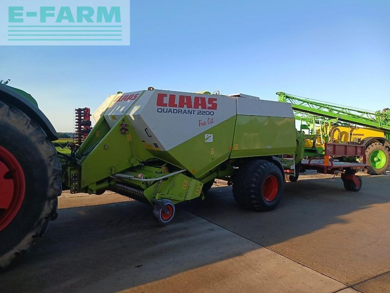CLAAS quadrant 2200 - Presse à balles cubiques: photos 1 CLAAS quadrant 2200 - Presse à balles cubiques: photos 1