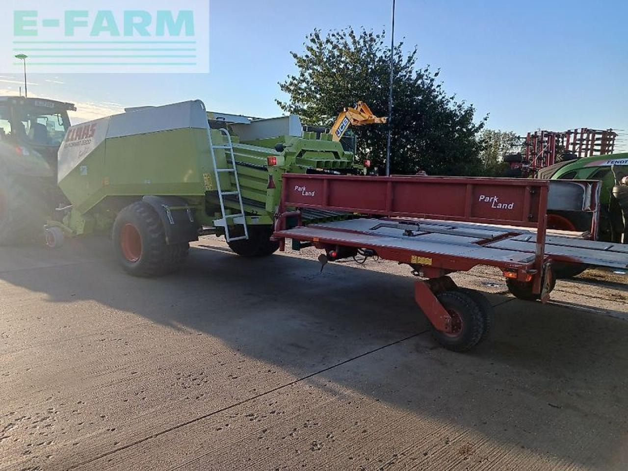 CLAAS quadrant 2200 - Presse à balles cubiques: photos 3 CLAAS quadrant 2200 - Presse à balles cubiques: photos 3