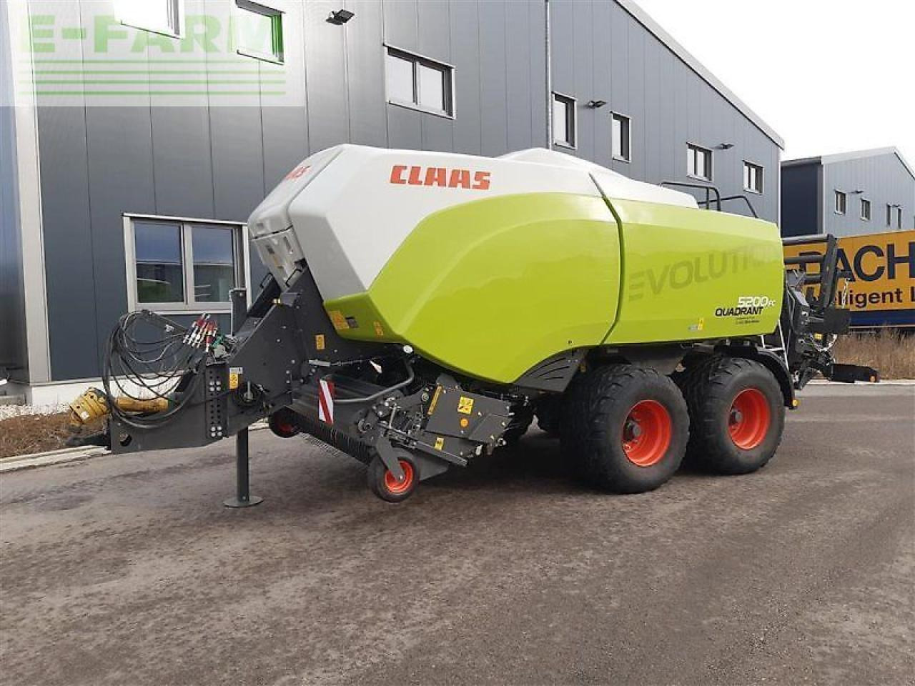 CLAAS quadrant 5200 fc evolution - Presse à balles cubiques: photos 2 CLAAS quadrant 5200 fc evolution - Presse à balles cubiques: photos 2