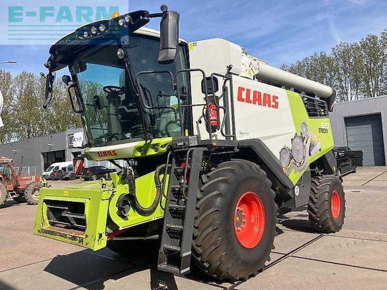 CLAAS trion 520 - Moissonneuse-batteuse: photos 1 CLAAS trion 520 - Moissonneuse-batteuse: photos 1