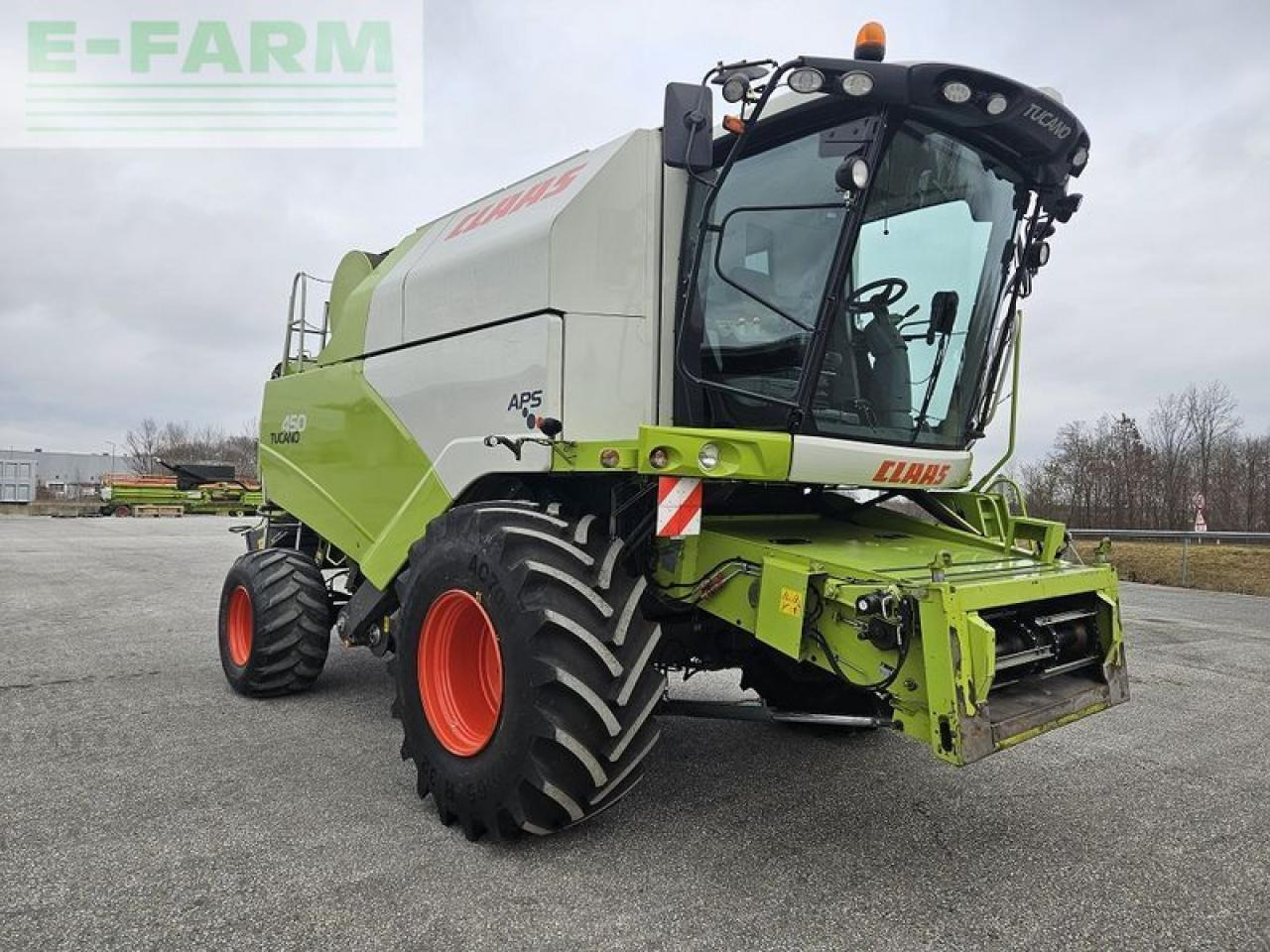 CLAAS tucano 450 - Moissonneuse-batteuse: photos 3 CLAAS tucano 450 - Moissonneuse-batteuse: photos 3