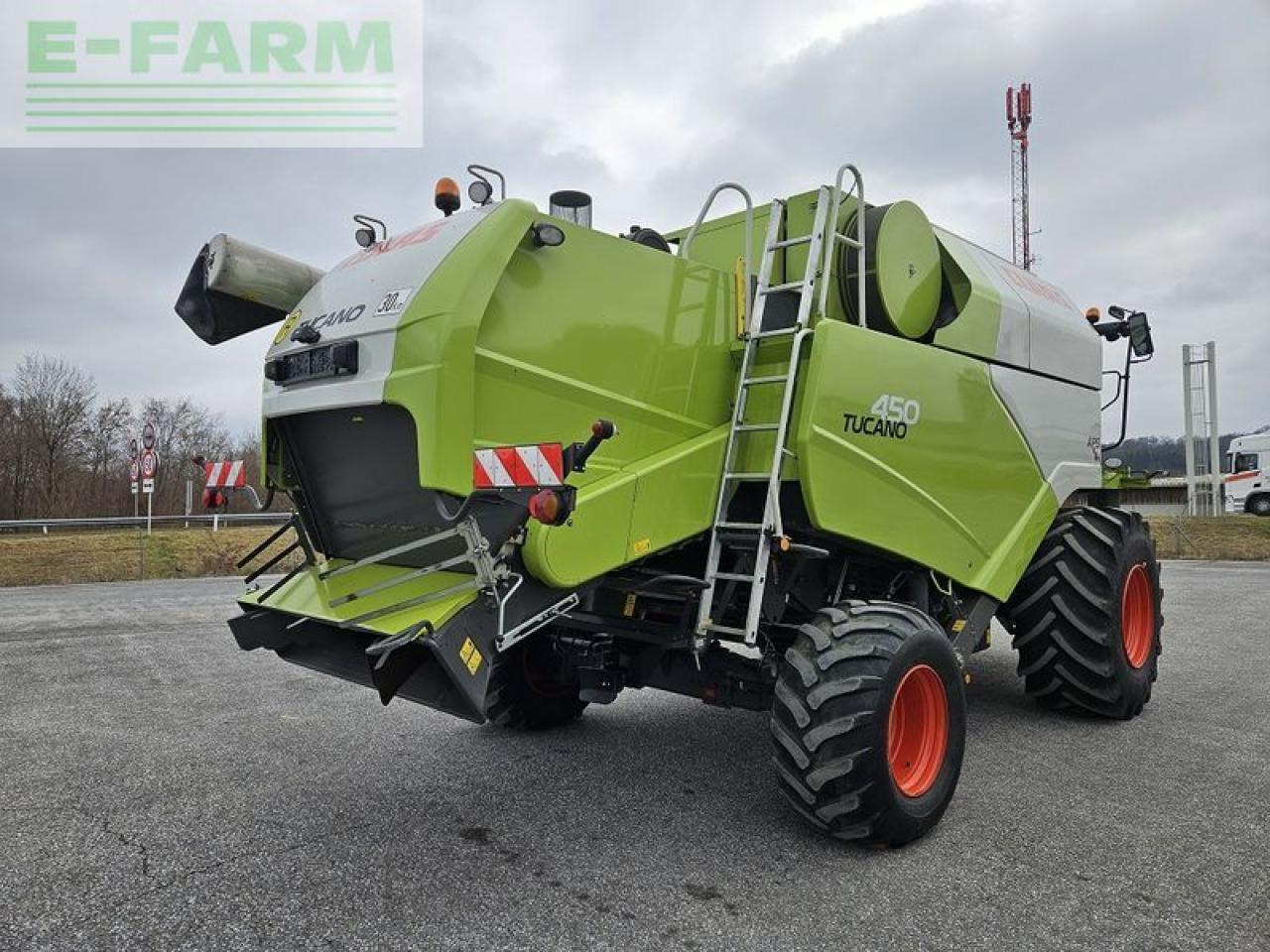 CLAAS tucano 450 - Moissonneuse-batteuse: photos 5 CLAAS tucano 450 - Moissonneuse-batteuse: photos 5