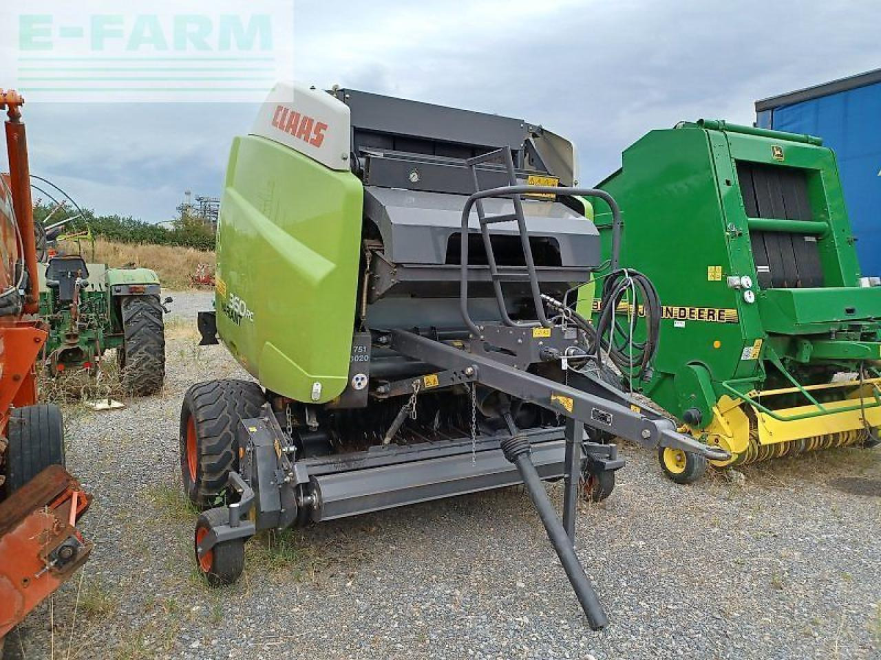 CLAAS variant 360 rc - Presse à balles cubiques: photos 1 CLAAS variant 360 rc - Presse à balles cubiques: photos 1