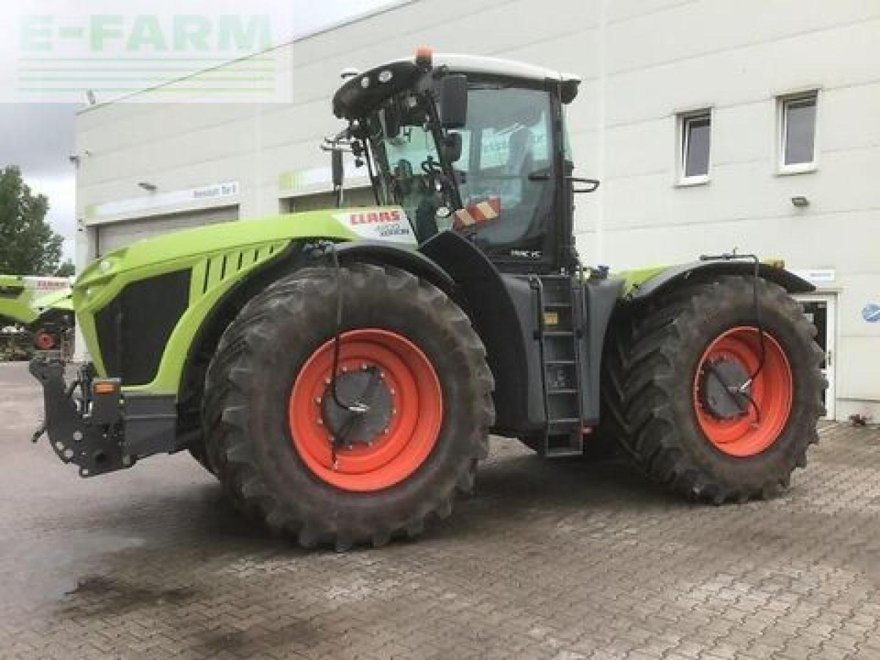 CLAAS xerion 4200 trac vc TRAC VC - Tracteur agricole: photos 1 CLAAS xerion 4200 trac vc TRAC VC - Tracteur agricole: photos 1