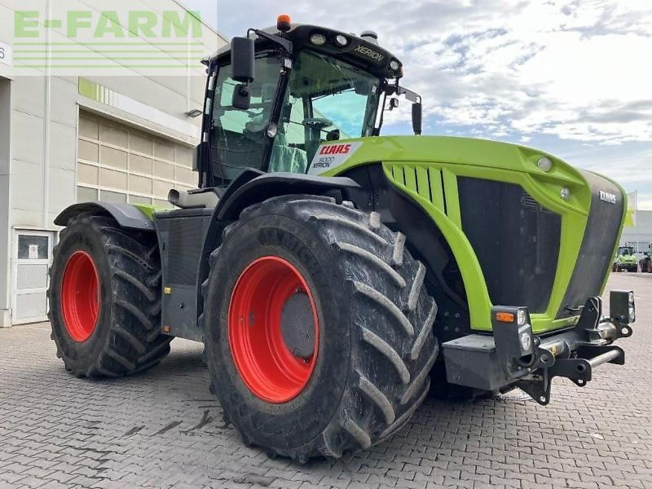 CLAAS xerion 5000 trac TRAC - Tracteur agricole: photos 3 CLAAS xerion 5000 trac TRAC - Tracteur agricole: photos 3