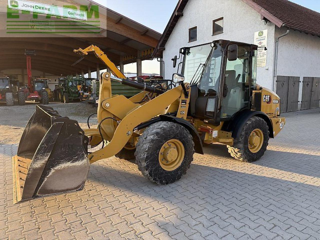 Caterpillar 906 m - Mini pelle: photos 1 Caterpillar 906 m - Mini pelle: photos 1
