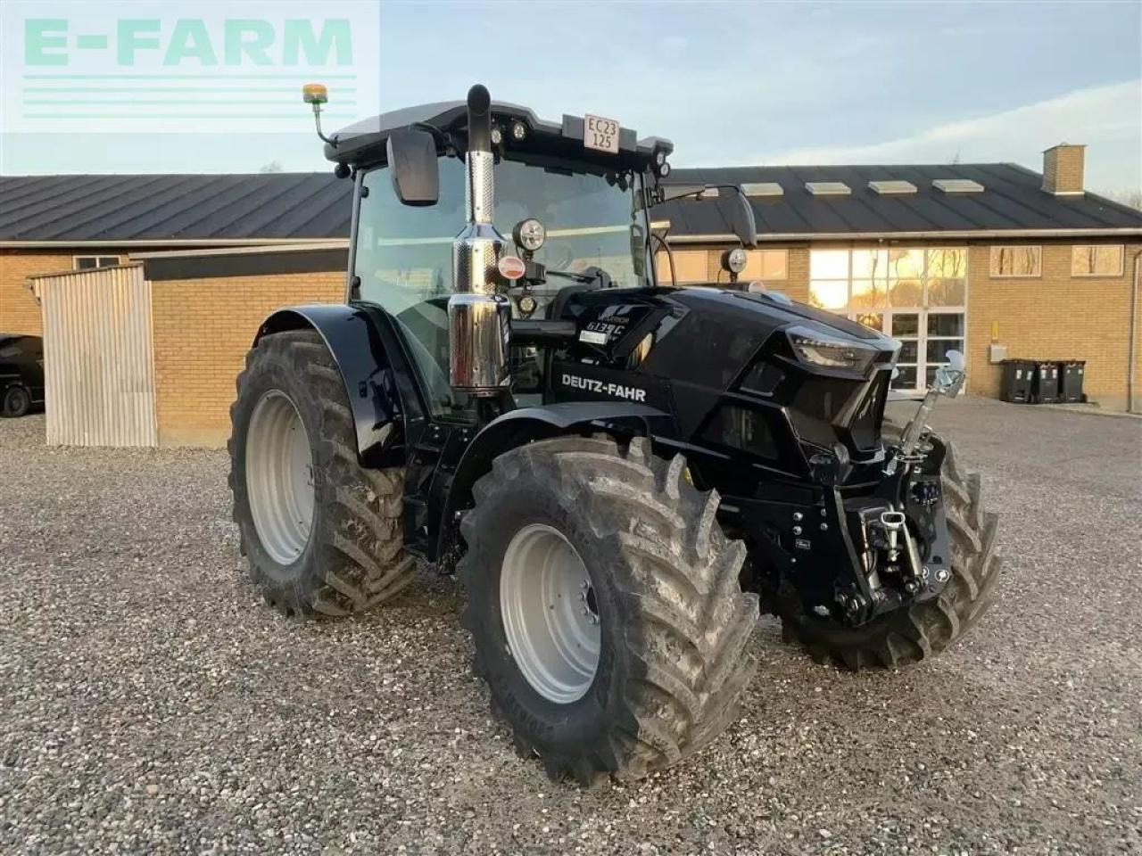 Deutz-Fahr 6135c ttv TTV - Tracteur agricole: photos 2 Deutz-Fahr 6135c ttv TTV - Tracteur agricole: photos 2