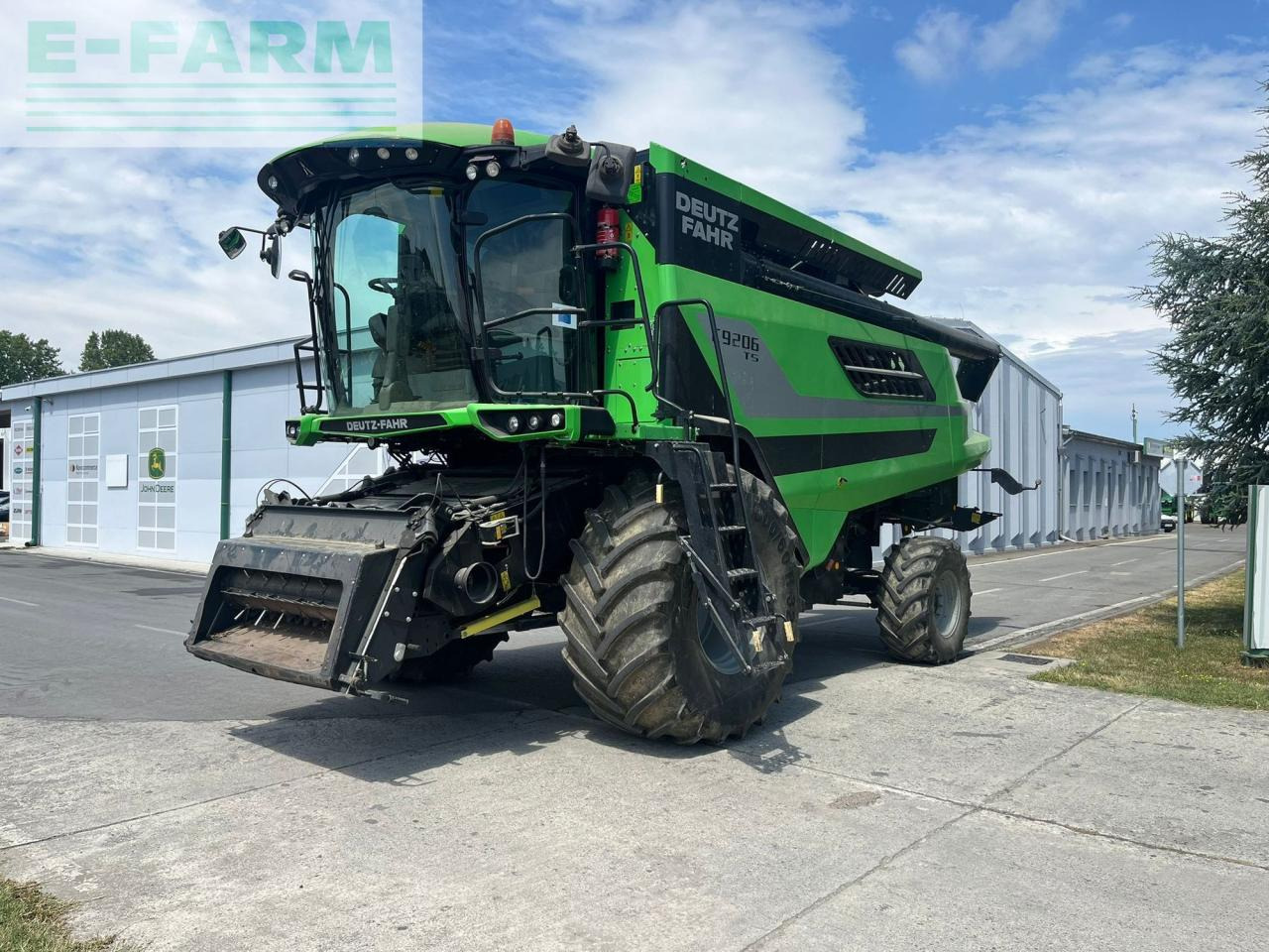 Deutz-Fahr C9206 TS - Moissonneuse-batteuse: photos 1 Deutz-Fahr C9206 TS - Moissonneuse-batteuse: photos 1