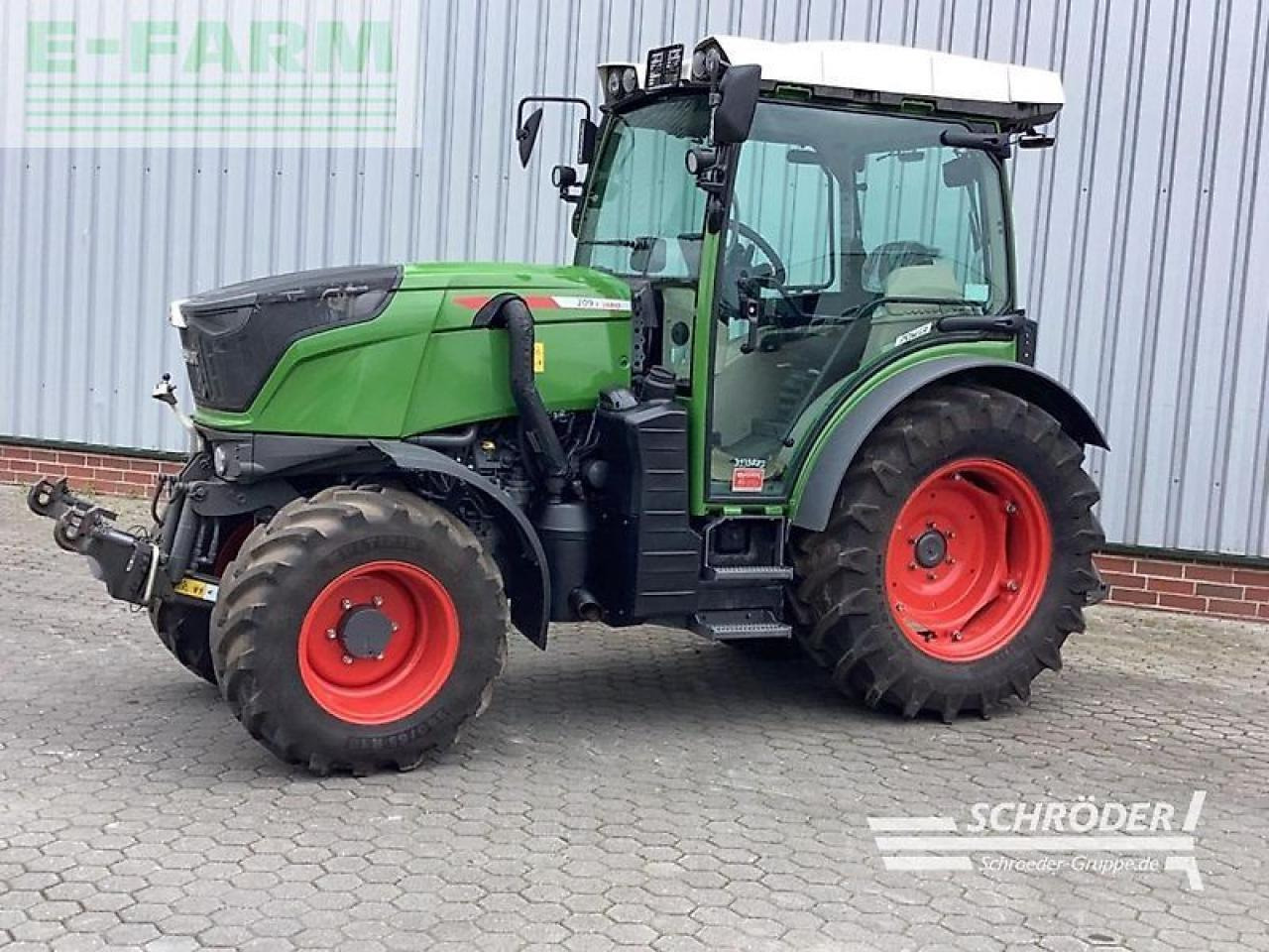 Fendt 209 f vario gen3 power F - Tracteur agricole: photos 1 Fendt 209 f vario gen3 power F - Tracteur agricole: photos 1