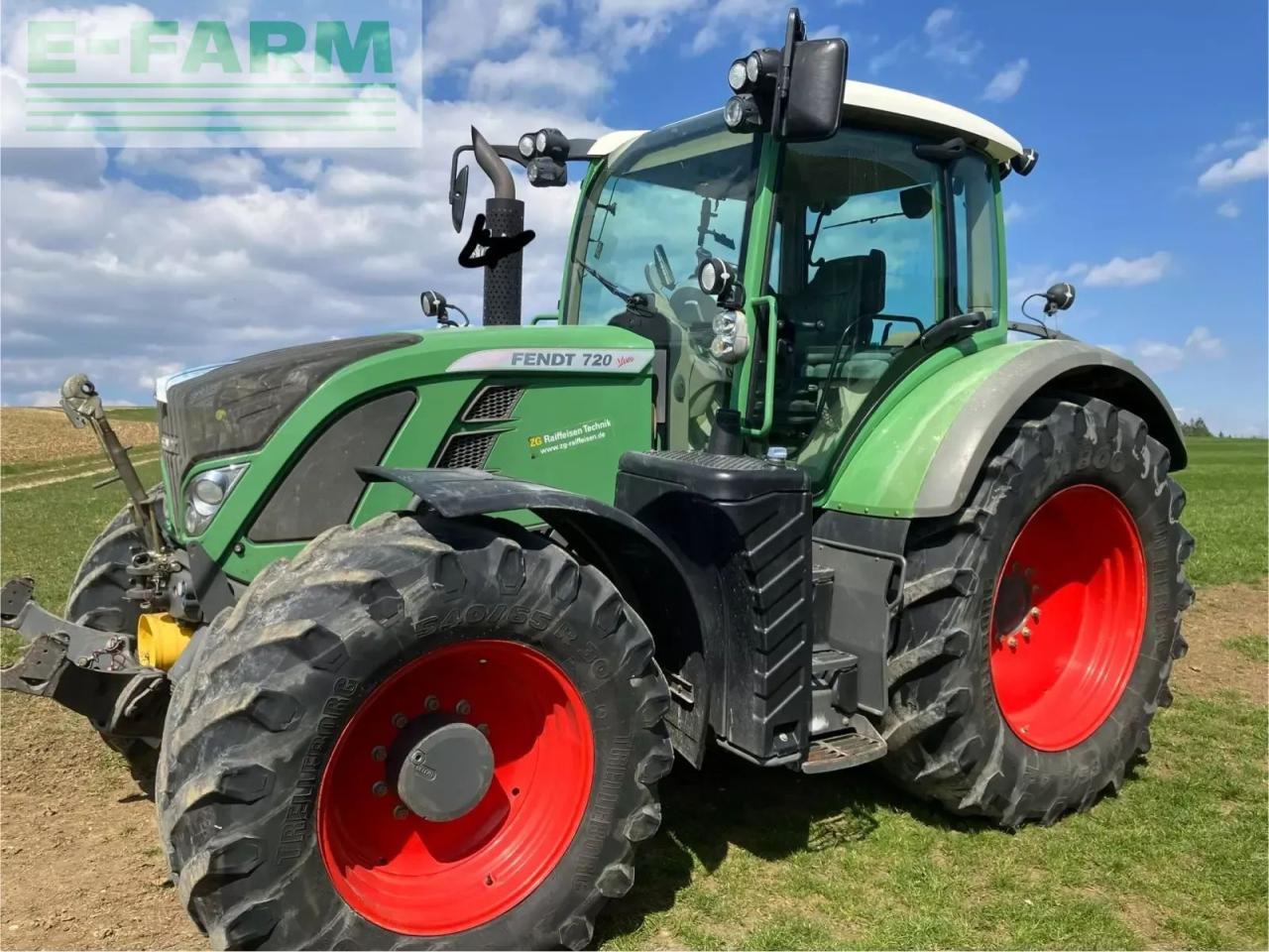 Fendt 720 scr profi plus (724) - Tracteur agricole: photos 1 Fendt 720 scr profi plus (724) - Tracteur agricole: photos 1