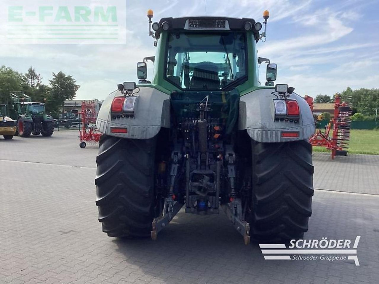 Fendt 824 scr profi plus - Tracteur agricole: photos 4 Fendt 824 scr profi plus - Tracteur agricole: photos 4