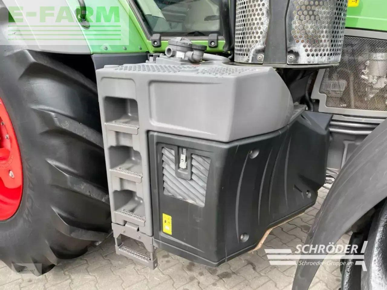 Fendt 824 vario s4 profi Profi - Tracteur agricole: photos 3 Fendt 824 vario s4 profi Profi - Tracteur agricole: photos 3
