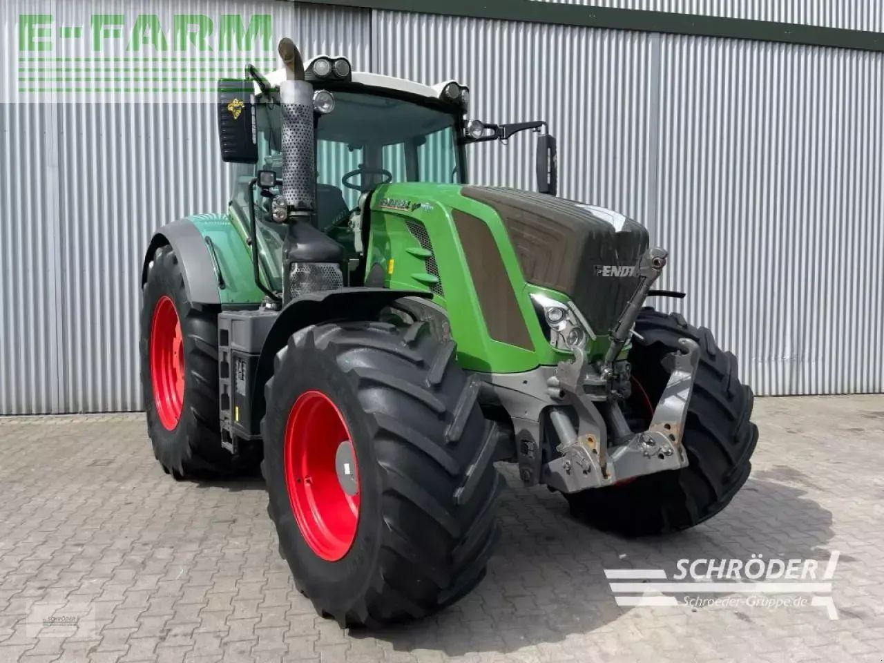 Fendt 824 vario s4 profi Profi - Tracteur agricole: photos 1 Fendt 824 vario s4 profi Profi - Tracteur agricole: photos 1