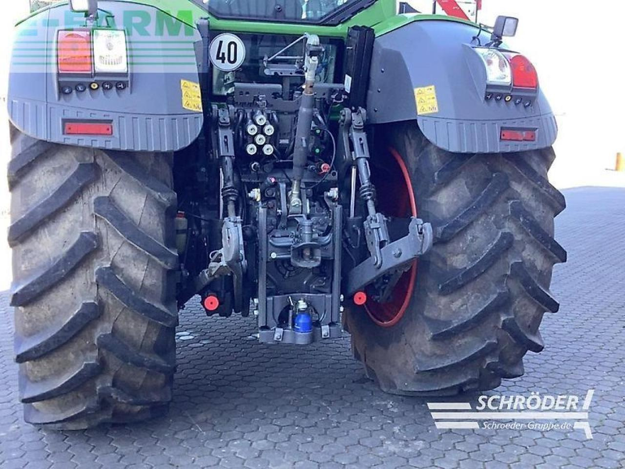 Fendt 824 vario s4 profi plus ProfiPlus - Tracteur agricole: photos 2 Fendt 824 vario s4 profi plus ProfiPlus - Tracteur agricole: photos 2