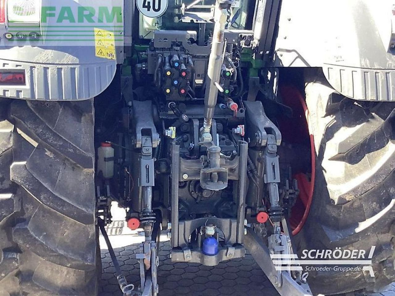 Fendt 824 vario s4 profi plus ProfiPlus - Tracteur agricole: photos 2 Fendt 824 vario s4 profi plus ProfiPlus - Tracteur agricole: photos 2