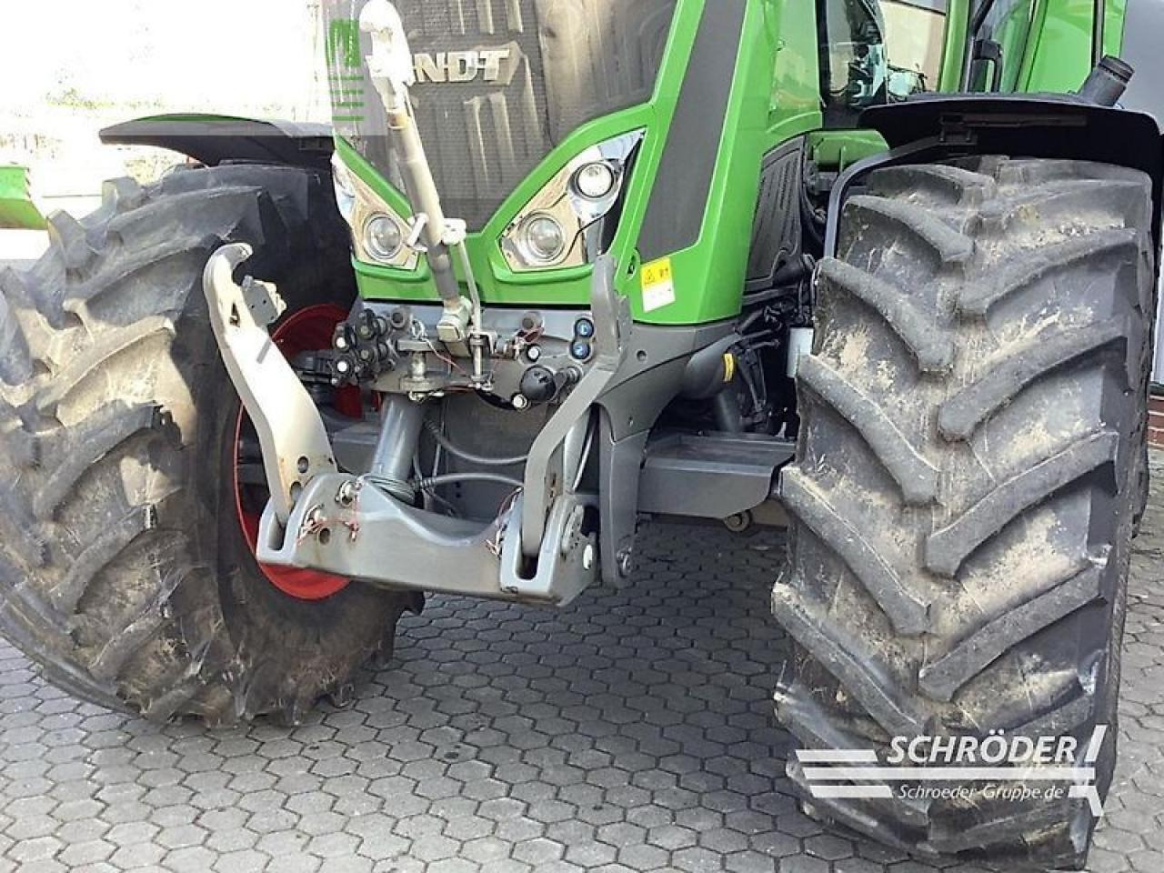 Fendt 824 vario s4 profi plus ProfiPlus - Tracteur agricole: photos 2 Fendt 824 vario s4 profi plus ProfiPlus - Tracteur agricole: photos 2