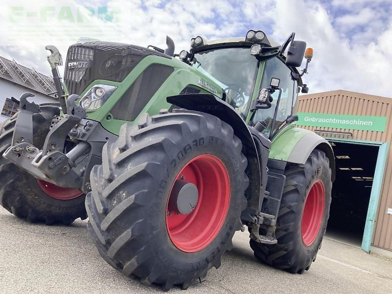 Fendt 824 vario s4 profi plus ProfiPlus - Tracteur agricole: photos 1 Fendt 824 vario s4 profi plus ProfiPlus - Tracteur agricole: photos 1