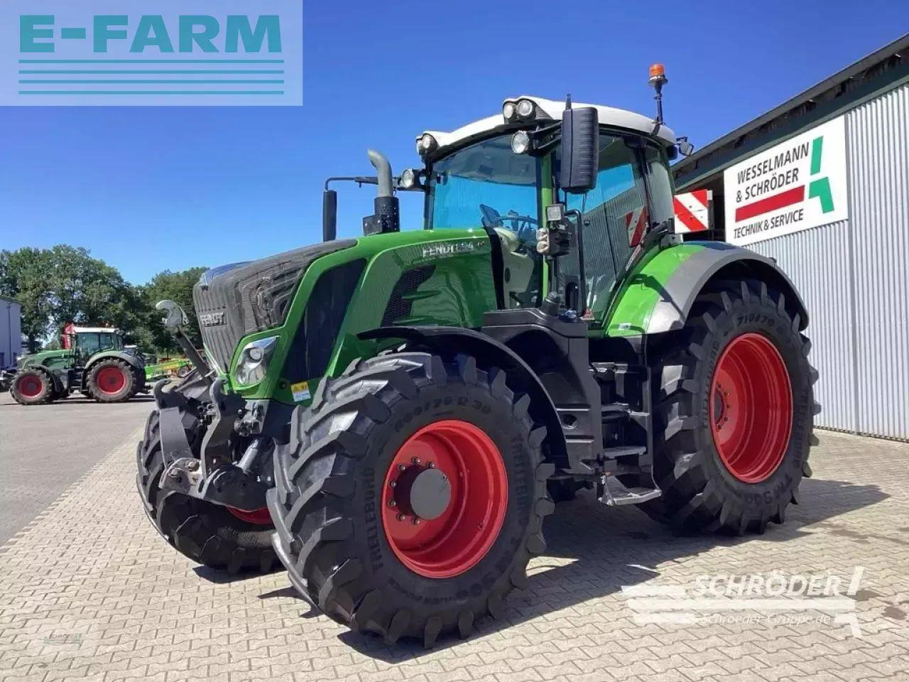 Fendt 824 vario s4 profi plus ProfiPlus - Tracteur agricole: photos 4 Fendt 824 vario s4 profi plus ProfiPlus - Tracteur agricole: photos 4