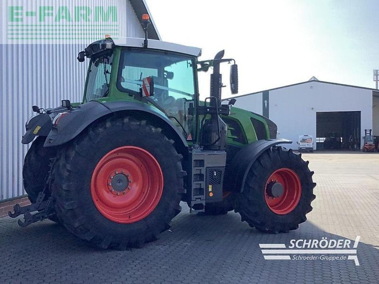 Fendt 824 vario s4 profi plus ProfiPlus - Tracteur agricole: photos 4 Fendt 824 vario s4 profi plus ProfiPlus - Tracteur agricole: photos 4