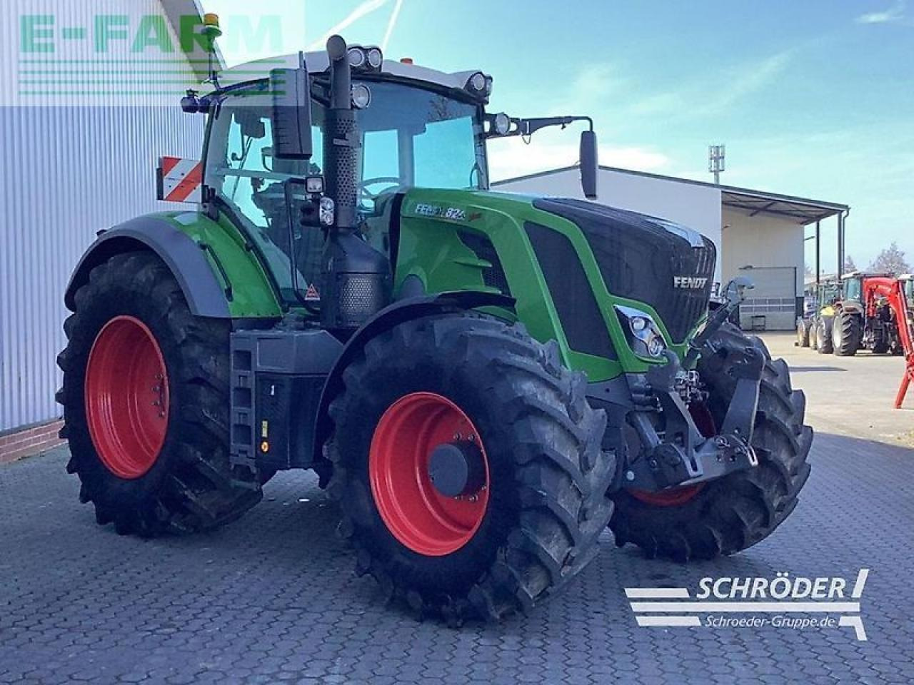 Fendt 824 vario s4 profi plus ProfiPlus - Tracteur agricole: photos 1 Fendt 824 vario s4 profi plus ProfiPlus - Tracteur agricole: photos 1