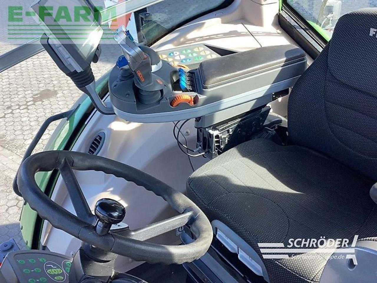 Fendt 824 vario s4 profi plus ProfiPlus - Tracteur agricole: photos 2 Fendt 824 vario s4 profi plus ProfiPlus - Tracteur agricole: photos 2