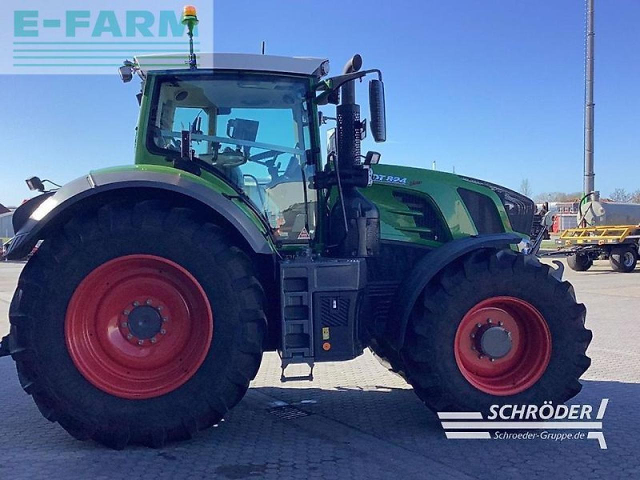 Fendt 824 vario s4 profi plus ProfiPlus - Tracteur agricole: photos 1 Fendt 824 vario s4 profi plus ProfiPlus - Tracteur agricole: photos 1